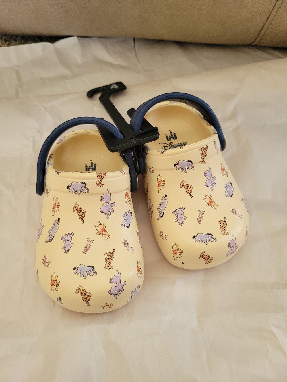 New Winnie the Pooh theme baby size 4 clogs (croc style baby size 4)